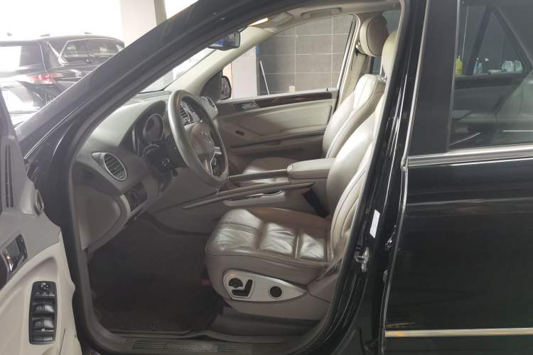 Used Mercedes-Benz M-Class 2010 ML 350 4MATIC Luxury Model
