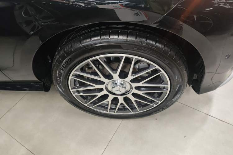 Used Mercedes-Benz GLE-Class  Right Front Wheel Hub