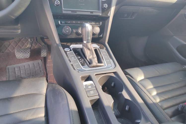 Used Volkswagen Magotan 2018 Facelift 330TSI DSG Luxury Model Gear Lever