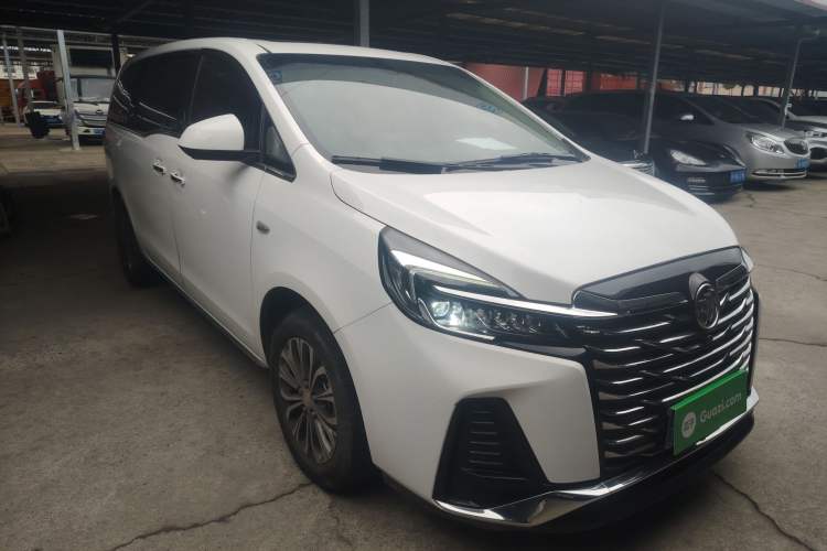 Used Buick GL8 2023 Facelifted Land Cruiser Executive Luxury Version
