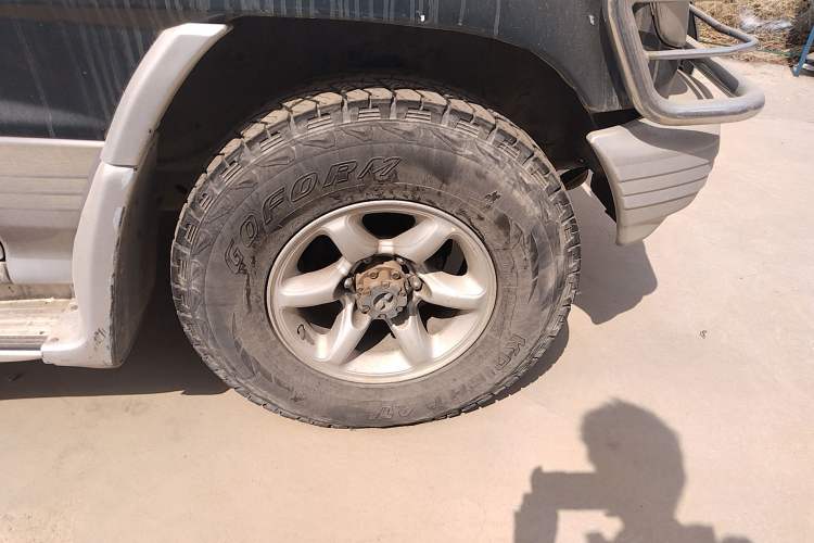 Used Leopaard Heijingang 2009 2.4L Manual 4x4 Right Front Wheel Hub