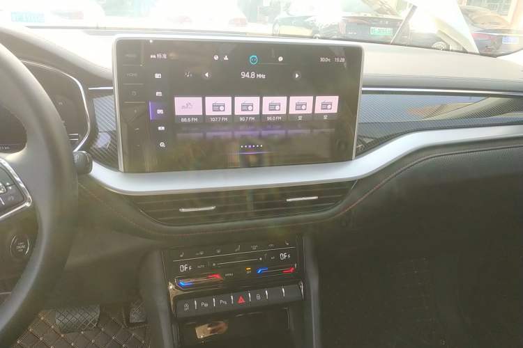 Used Skoda Kodiaq GT 2022 TSI330 Two-Wheel-Drive Luxury Edition Audio And AC Panel