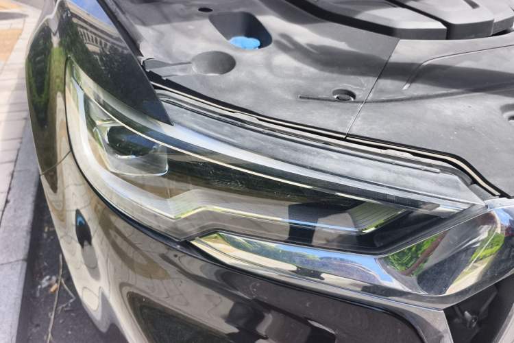 Used Hongqi HS5 2022 Facelifted Version 2.0T Smart Connect Flagship All-Wheel-Drive Edition
