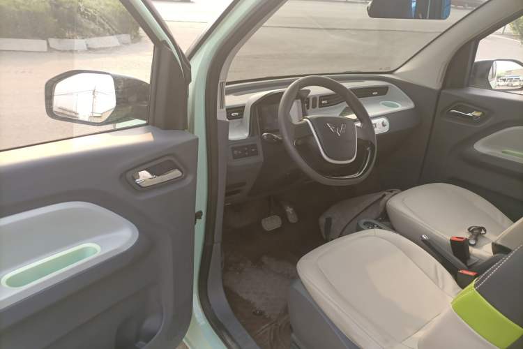 Used Wuling Hongguang MINIEV 2021 Macaron Fashion Edition Lithium-Ion Battery Driver Seat