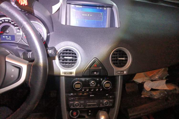 Used Renault Koleos 2014 2.5L Two-Wheel-Drive Urban Edition