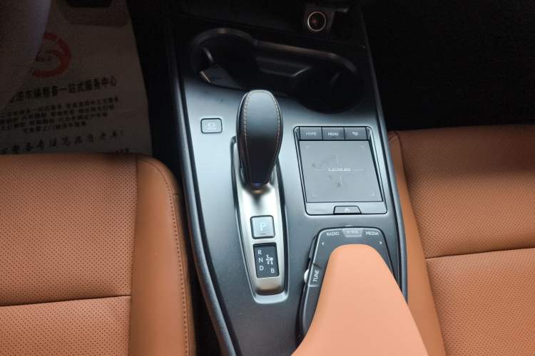 Used Lexus UX New Energy 2020 300e Pure·Joy Edition Gear Lever