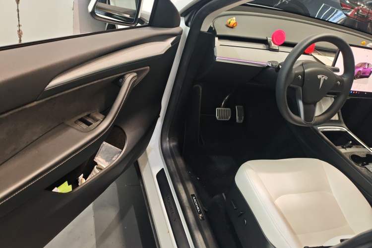 Used Tesla Model Y 2022 Rear-Wheel-Drive Version