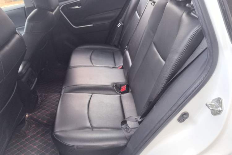 Used Toyota RAV4 2021 2.0L CVT Two-Wheel Drive Fashion Edition