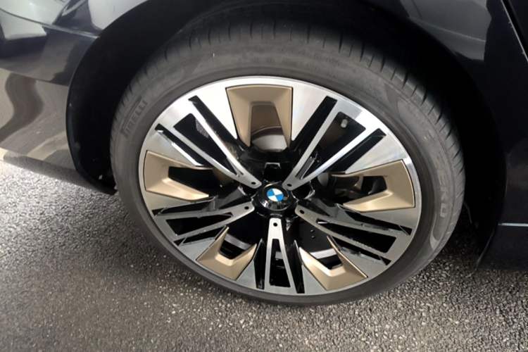 Used BMW 5 Series 2024 530Li Luxury Package Premium Edition Exterior 5