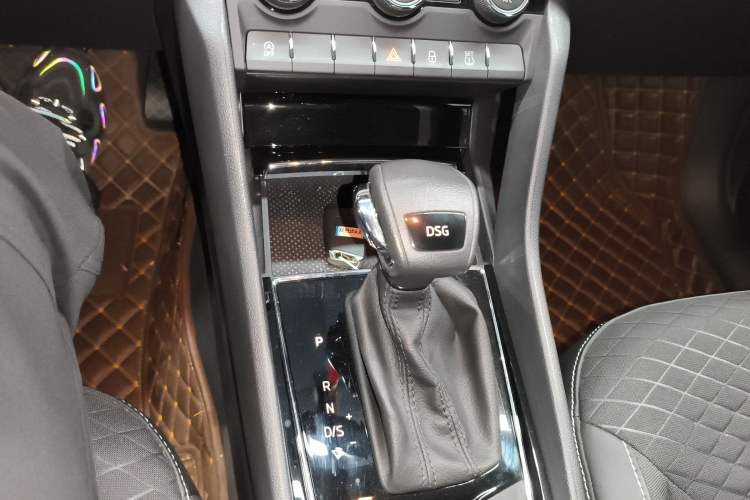 Used Skoda Kodiaq 2018 Facelifted TSI330 5-Seater Two-Wheel-Drive Comfort Edition
