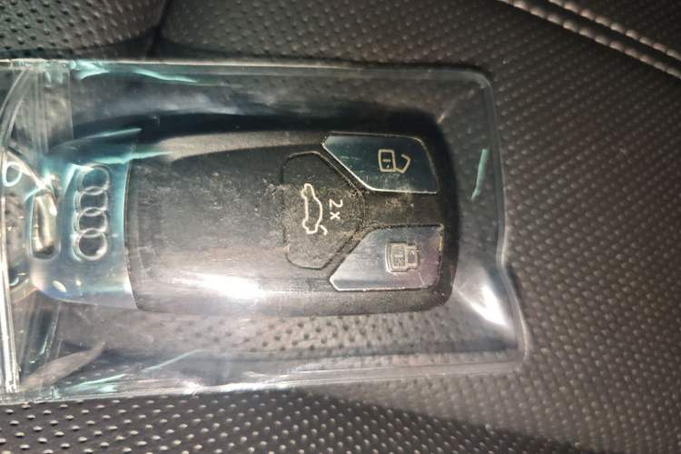 Used Audi A4L 2022 40 TFSI Fashion Dynamic Model Vehicle Key
