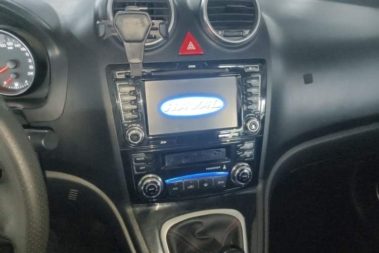 Used Haval H6 2016 Upgraded Model 1.5T Manual Two-Wheel Drive Elite Version Audio And AC Panel