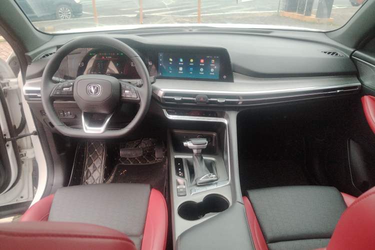 Used CHANGAN CS35PLUS 2021 Blue Whale NE 1.4T DCT Prestige Model Center Console