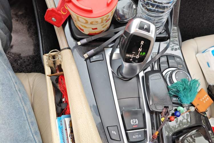 Used BMW 5 Series 2012 523Li Luxury Model Gear Lever