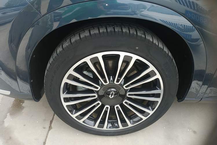 Used Hima AITO M7 2024 1.5T Intelligent Drive Rear-Drive Ultra Version 5 Seats Left Front Wheel Hub