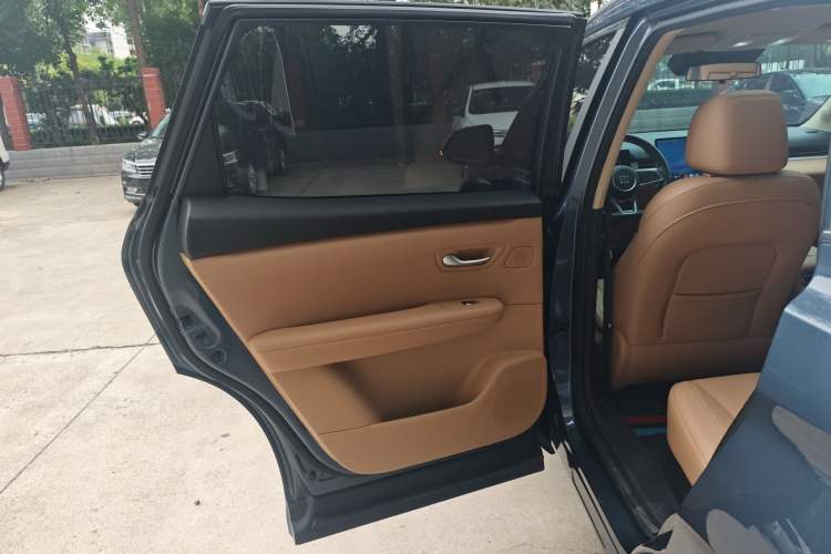 Used Landian E5 PLUS 2025 165 km Long-Range Version PLUS 5-Seater