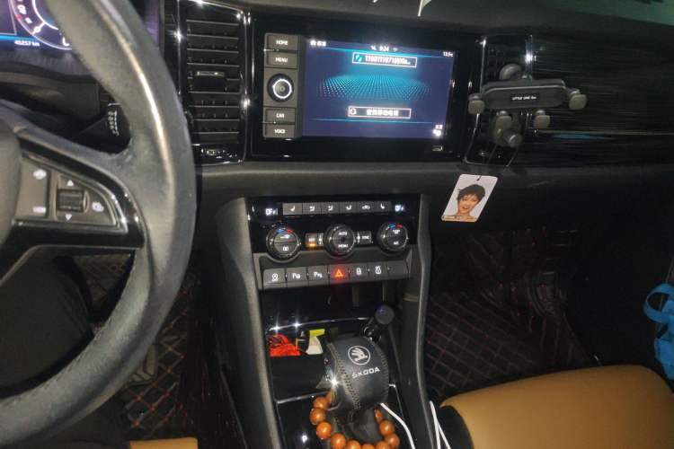 Used Skoda Kodiaq GT 2019 TSI330 Two-Wheel-Drive Luxury Edition China V Standard Audio And AC Panel