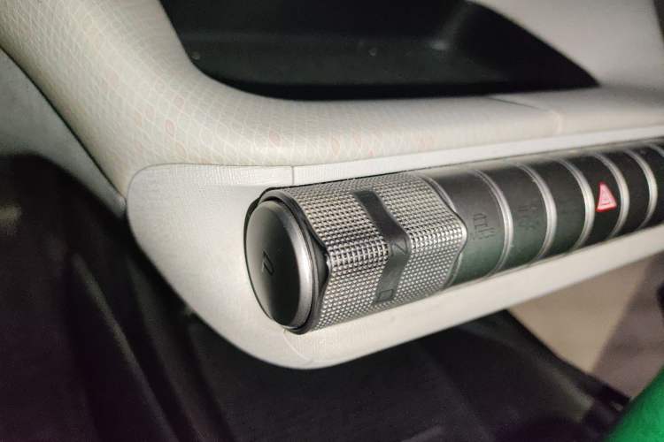 Used BYD Dolphin 2021 405 km Free Version Gear Lever