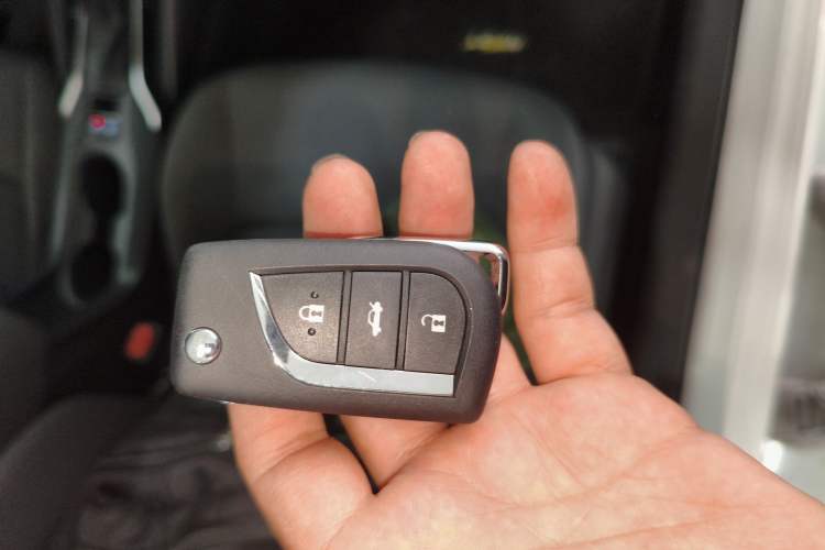 Used Toyota Levin 2022 Facelift TNGA 1.5L CVT Progressive Edition Vehicle Key