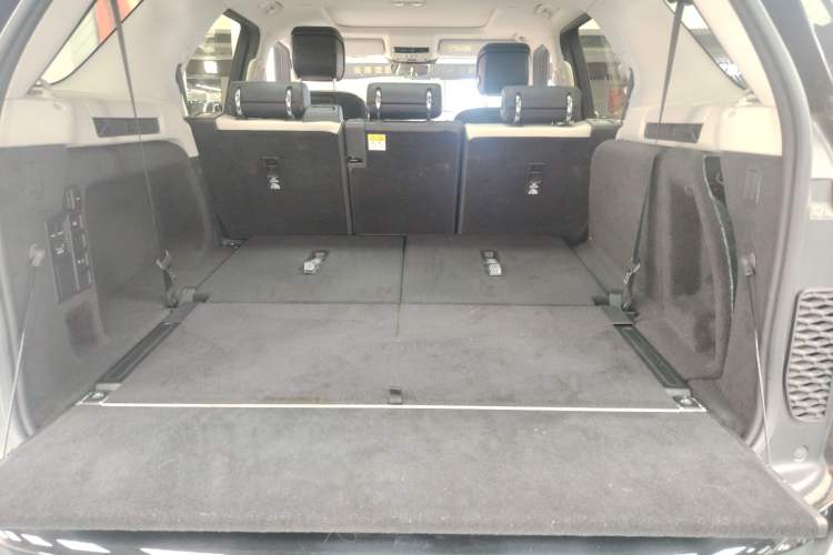 Used Land Rover Discovery 2021 360 PS R-Dynamic SE