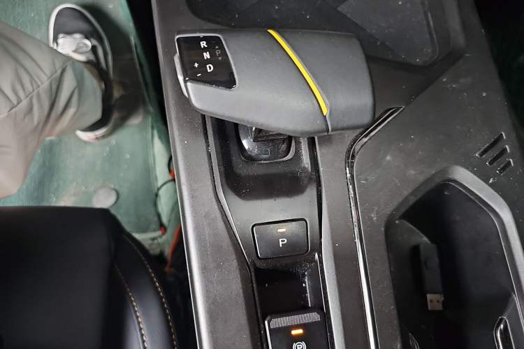 Used CHANGAN OSHAN X5 PLUS 2023 Revised Version 1.5T DCT Navigation Edition
