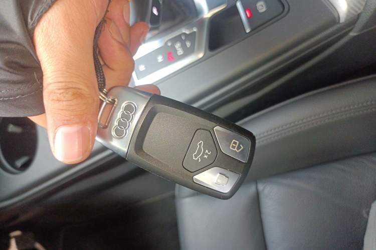 Used Audi A5 2019 Sportback 45 TFSI Fashion Model Vehicle Key