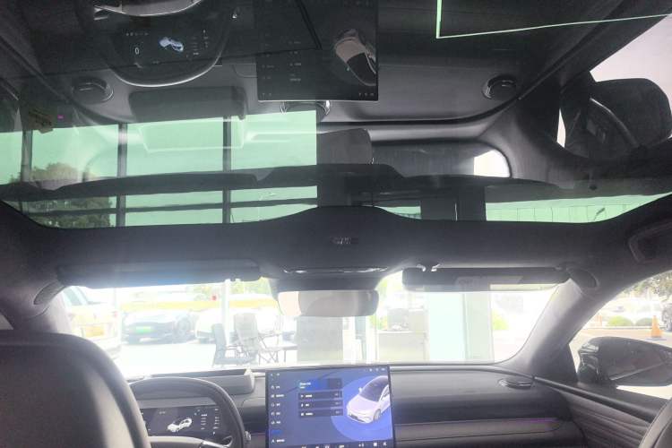 Used Geely Galaxy 8 2025 130km EM-P Starship Edition
