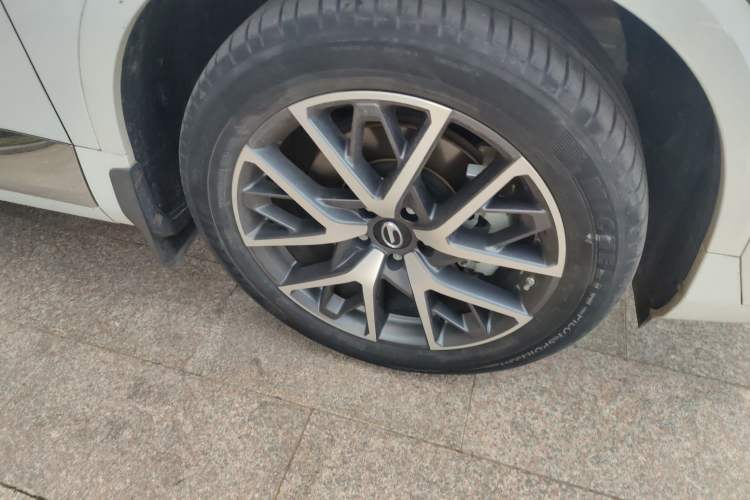 Used GAC Trumpchi GS8 2022 Dual-Engine Series 2.0TM Two-Wheel Drive Prestige Edition (7 Seats) Right Front Wheel Hub