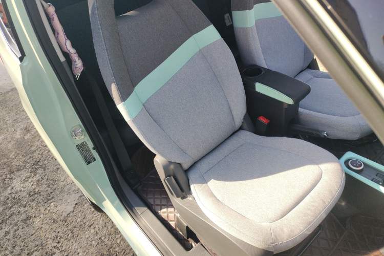 Used Wuling Hongguang MINIEV 2022 Macaron Premium Model – Lithium Ternary Battery