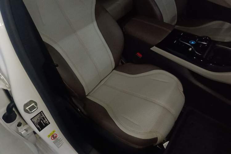 Used BYD Qin PLUS 2024 HONOR Edition DM-i 55KM Leading Model Right Front Seat