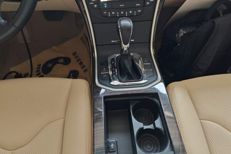 Used CHANGAN Raeton 2014 1.8T Automatic Elite Anniversary Edition China IV Standard
