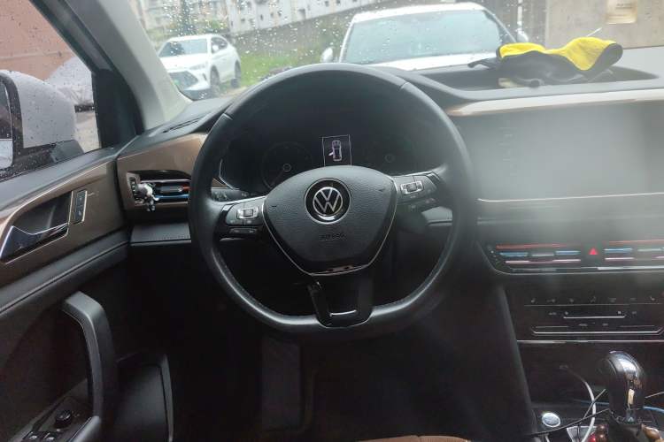 Used Volkswagen Tharu 2020 280TSI Two-Wheel Drive Luxury Plus Version China VI Standard
