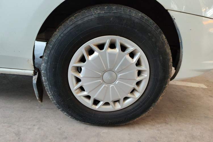 Used Ford Transit 2017 2.0T Diesel Multi-Function Commercial Vehicle Short Wheelbase Mid-Roof China V Standard Right Front Wheel Hub