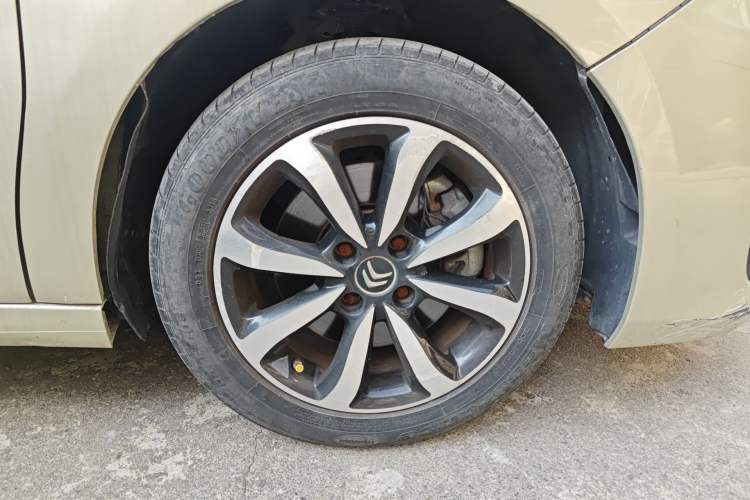 Used Citroen C4 Sega 2016 1.6L Automatic Luxury Model Right Front Wheel Hub