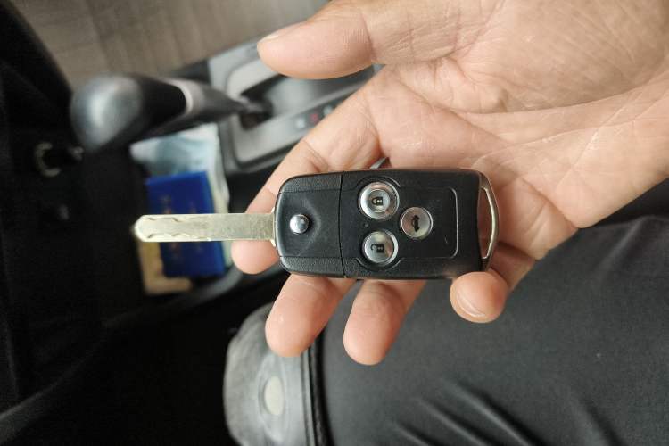 Used Honda Civic 2012 1.8L automatic luxury edition Vehicle Key