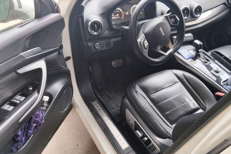 Used Wey VV7 2017 2.0T Flagship Model Driver Seat