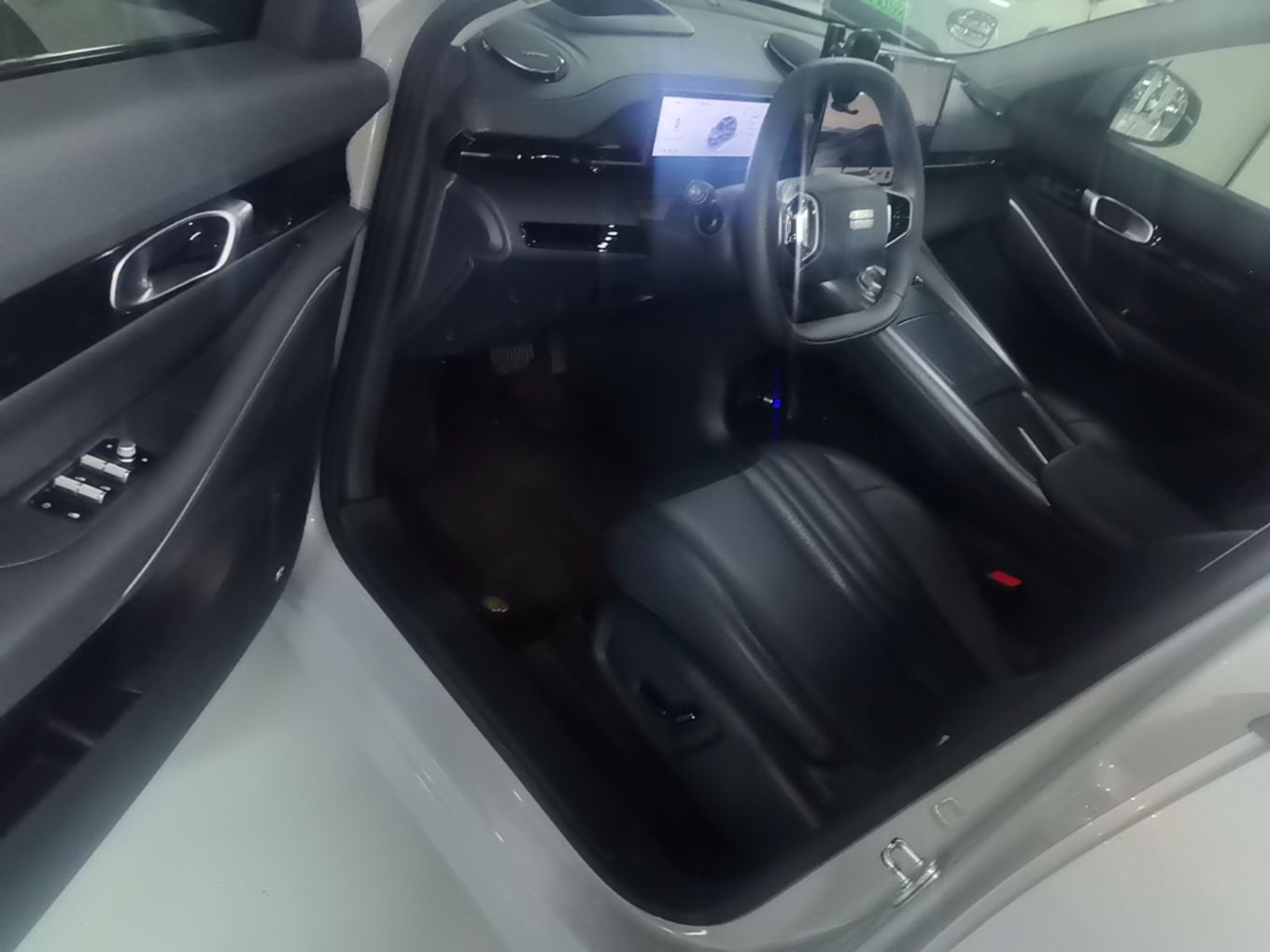 Geely Galaxy E5 2024 530 km Exploration+ Version — снимка 17