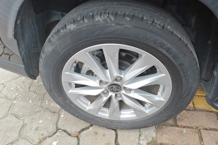 Used Toyota Corolla Cross 2023 2.0L Elite Edition Right Rear Wheel Hub