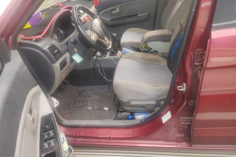 Used BAIC Weiwang M20 2014 1.5L Comfort version DAM15DL Left Front Seat