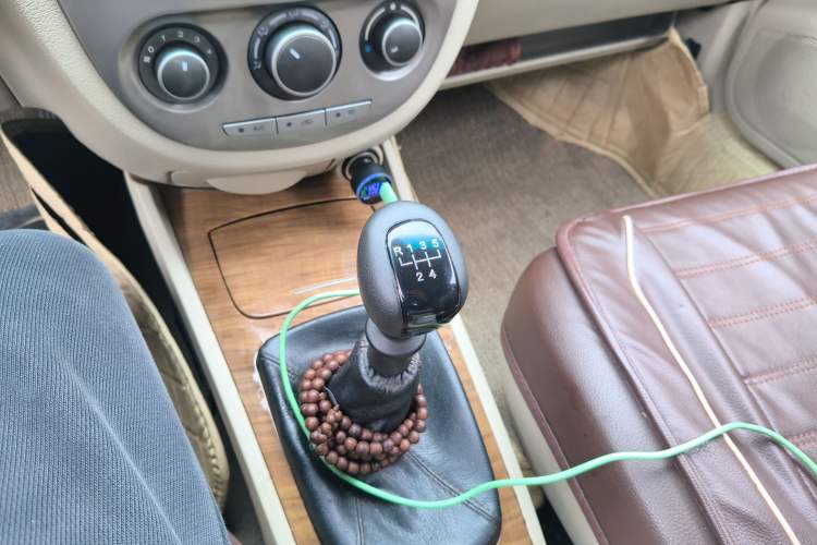 Used Buick Excelle 2015 1.5L Manual Classic Trim Gear Lever