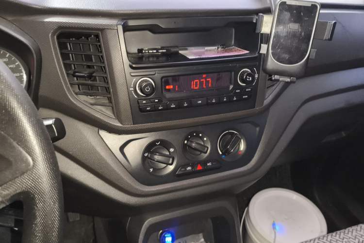 Used Wuling Hongguang V 2019 1.5L Base Version China VI LAR Audio And AC Panel