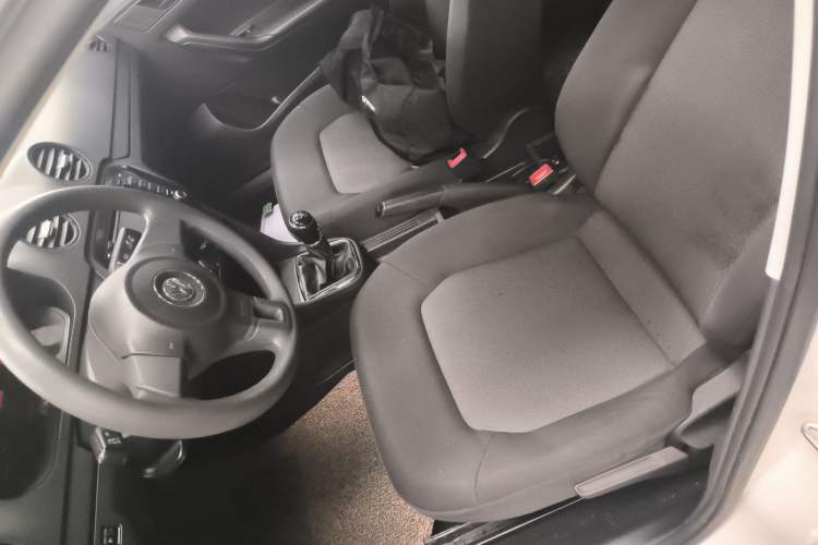 Used Volkswagen Jetta 2015 1.6L Manual Fashion Edition Left Front Seat