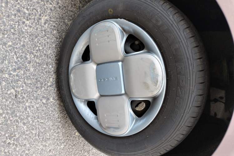 Used Geely Galaxy Panda 2023 Panda Mini 200km Endurance Bear Right Front Wheel Hub