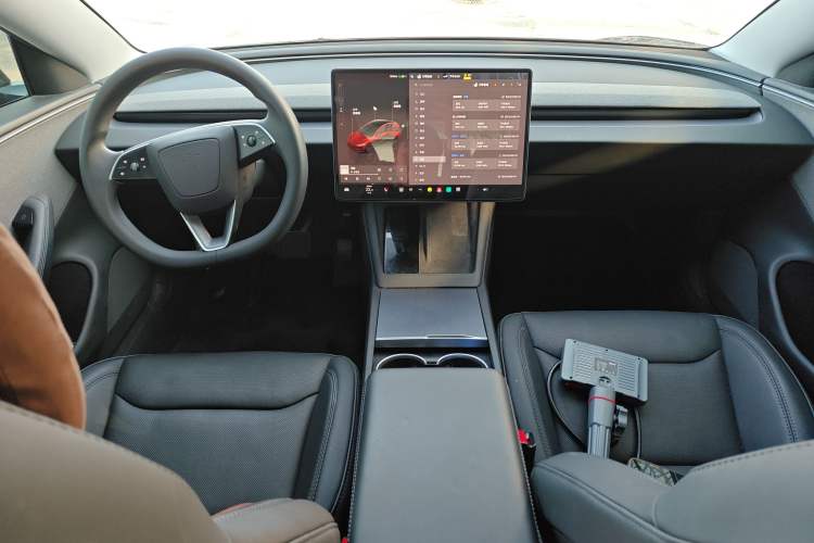 Used Tesla Model 3 2025 Rear-Wheel-Drive Version
