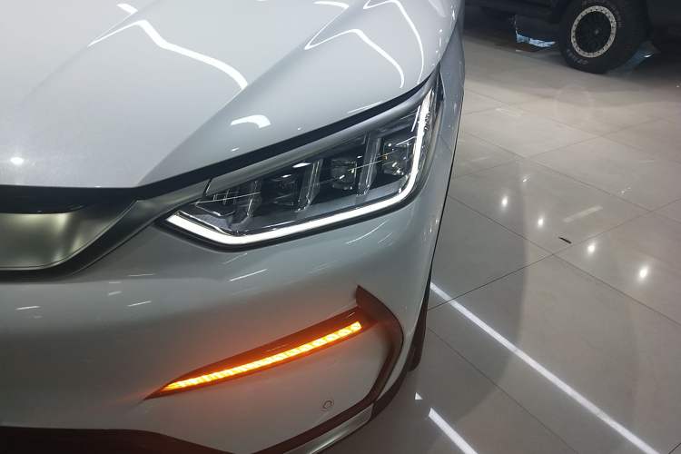 Used BYD Song PLUS New Energy 2021 EV Deluxe Model Left Front Headlight