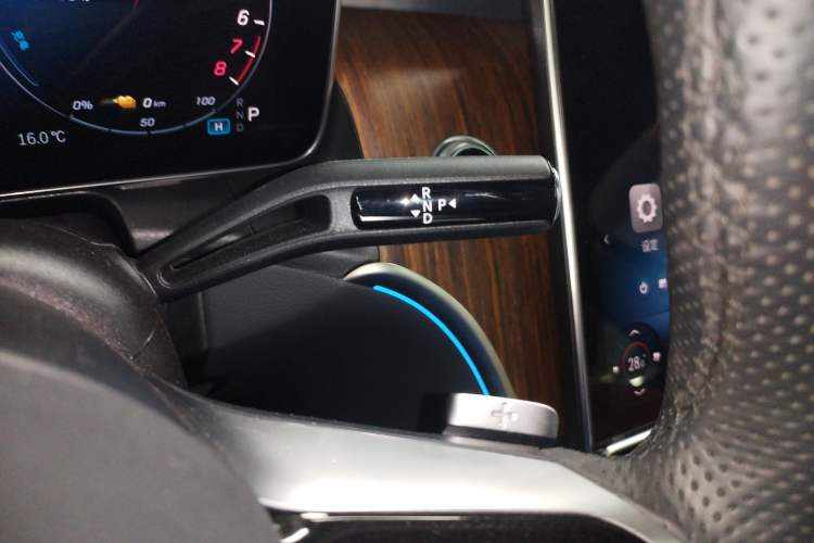 Used Mercedes-Benz GLC New Energy 2025 350 e L 4MATIC Collector's Edition Gear Lever