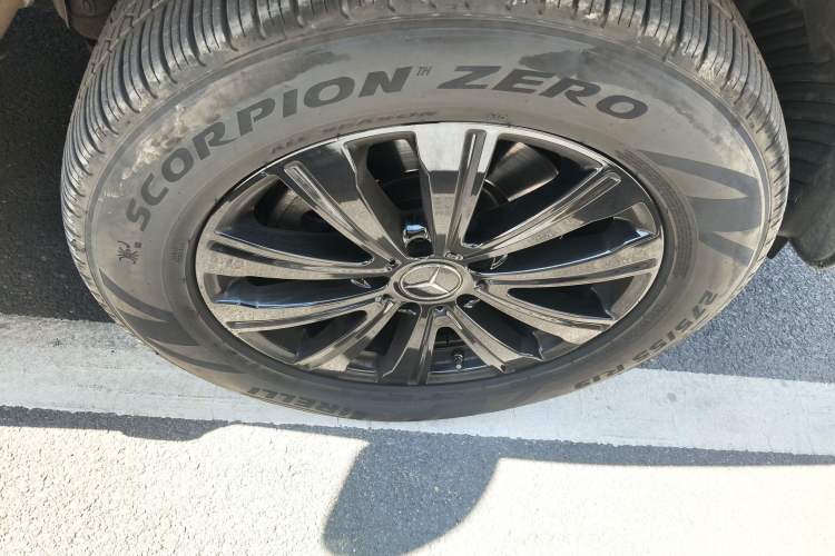 Used Mercedes-Benz G-Class 2022 G 500 Right Front Wheel Hub