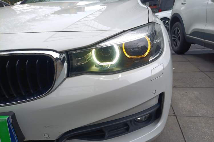 Used BMW 3 Series GT 2017 320i Sport Edition
