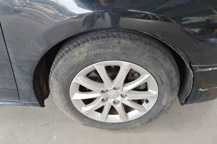 Used Peugeot 508 2013 2.0L 2nd Anniversary Edition with Automatic Sunroof – Classic Version Right Front Wheel Hub