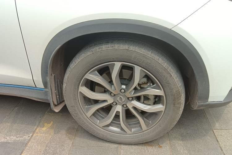 Used Dongfeng Fengon E3 2019 EVR Extended-Range Luxury Model Right Front Wheel Hub